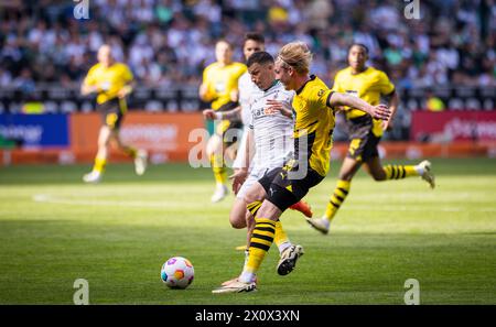 Mönchengladbach Allemagne. 13 avril 2024. Julian Brandt (BVB) Stefan Lainer (BMG) Borussia Moenchengladbach - Borussia Dortmund 13.04.2024 Copyright Banque D'Images