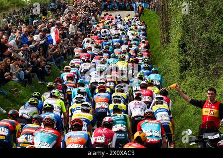 GULPEN - escalade du Gulperberg lors de l'Amstel Gold Race 2024 le 14 avril 2024 à Gulpen, pays-Bas. Cette course cycliste d'une journée fait partie de l'UCI WorldTour. ANP VINCENT JANNINK Banque D'Images