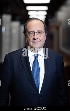 Paris, France. 14 avril 2024. Portrait de l'ancien président français François Hollande en prévision d'une interview pour dimanche en politique sur France 3 à Paris, France le 14 avril 2024, à Paris, France. Photo de Raphael Lafargue/ABACAPRESS.COM crédit : Abaca Press/Alamy Live News Banque D'Images