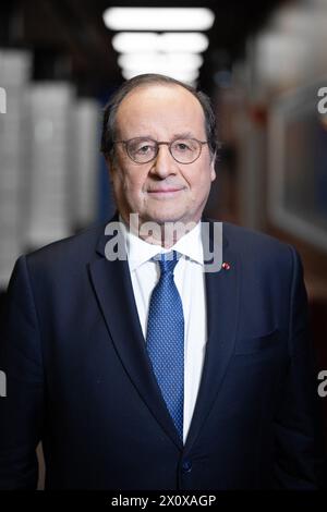 Paris, France. 14 avril 2024. Portrait de l'ancien président français François Hollande en prévision d'une interview pour dimanche en politique sur France 3 à Paris, France le 14 avril 2024, à Paris, France. Photo de Raphael Lafargue/ABACAPRESS.COM crédit : Abaca Press/Alamy Live News Banque D'Images