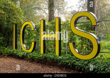 Krefeld, Kunst im öffentlichen Raum : Haus esters, Ludger Gerdes, Lichtplastik „ICHS“, „1989, Objekt-Nummer 205 Banque D'Images
