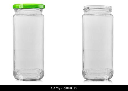 Collection de bocaux en verre pour la nourriture et la conservation isolé sur fond blanc. Le fichier contient un chemin de détourage. Banque D'Images