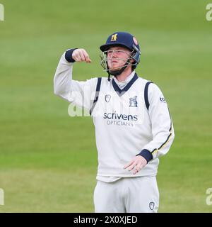 Birmingham, Royaume-Uni. 14 avril 2024. Dan Mousley du Warwickshire lors du jour 3 du match de Vitality County Championship Division One entre Warwickshire CCC et Durham CCC à Edgbaston Cricket Ground, Birmingham, Angleterre le 14 avril 2024. Photo de Stuart Leggett. Utilisation éditoriale uniquement, licence requise pour une utilisation commerciale. Aucune utilisation dans les Paris, les jeux ou les publications d'un club/ligue/joueur. Crédit : UK Sports pics Ltd/Alamy Live News Banque D'Images