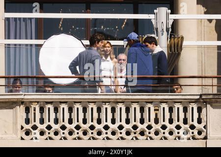 Zendaya, Mike Faist, Josh O'Connor et Luca Guadagnino arrivent à Piazza Duomo pour la photocall de la première italienne de Challengers à Milan, Italie, le 14 avril 2024. (Photo de Alessandro Bremec/NurPhoto) Banque D'Images