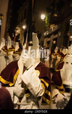 Pénitents à capuche lors de la célèbre procession du vendredi Saint à Chieti (Italie) Banque D'Images