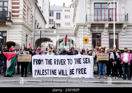 Oslo 20240414.le Groupe d'action pour la Palestine manifeste devant l'ambassade d'Allemagne à Oslo. Accuse l'Allemagne de complicité de génocide. Photo : Fredrik Varfjell / NTB Banque D'Images