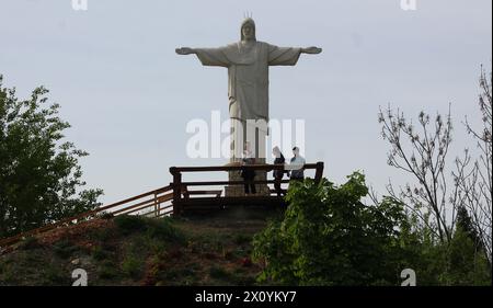 La plus haute statue tchèque de Jésus-Christ inspirée par la statue du Christ à Rio de Janeiro à Uzice, République tchèque, le 13 avril 2024. (CTK photo/Milos Rum Banque D'Images