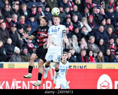 Lukas Lerager du FC Copenhagen et GUE-Sung Cho du FC Midtjylland dans le match de Superliga entre le FC Midtjylland et le FC Copenhagen au MCH Arena à Herning, dimanche 14 avril 2024. (Photo : Henning Bagger/Ritzau Scanpix) Banque D'Images