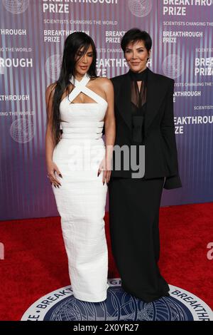 Kim Kardashian et Kris Jenner assistent à la cérémonie du prix Breakthrough 2024 à l'Academy Museum of Motion Pictures le 13 avril 2024 à Los Angeles, Californie. Photo : Crash/imageSPACE/SIPA USA Banque D'Images