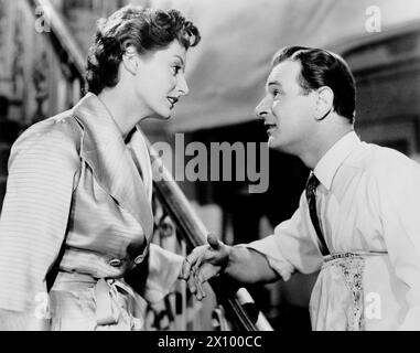 Joan Greenwood, Nigel Patrick, sur le plateau du film, 'Young Wives' Tale', Associated British-Pathé Limited, 1951 Banque D'Images