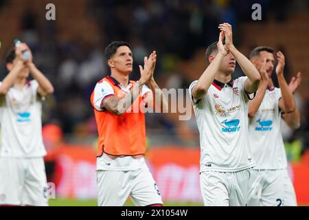 Milan, Italie. 14 avril 2024. Les joueurs de Caglairi à la fin du match de football Serie A entre Inter et Cagliari au stade San Siro, dans le nord de l'Italie - dimanche 14 avril 2024. Sport - Soccer . (Photo de Spada/LaPresse) crédit : LaPresse/Alamy Live News Banque D'Images