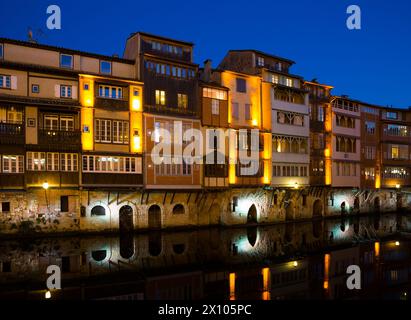 Vue en soirée sur Castres, France Banque D'Images