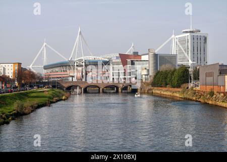 Cardiff Millennium Stadium City centre Skyline, River Taff Wales UK, paysage urbain ville galloise capitale britannique Banque D'Images