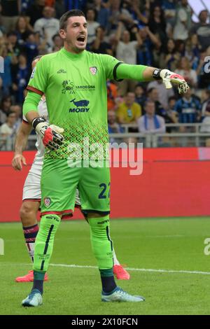 Milan, Italie, 14 avril, 2024 Tommaso Augello de Cagliari Calcio gestes pendant le match de Serie A entre FC Internazionale vs Cagliari Calcio crédit : Agostino Gemito/ Alamy Live News Banque D'Images