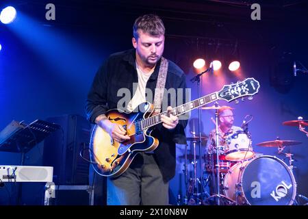 Glasgow, Écosse, Royaume-Uni. 13 avril 2024. Kings of Lyon jouant au Clyde Rooms, Edmonton House à Glasgow le 13 avril 2024 crédit : James Edmond/Alamy Live News Banque D'Images