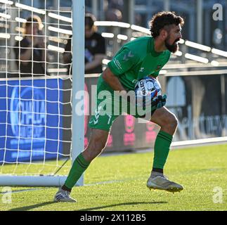 Cary, Caroline du Nord, États-Unis. 14 avril 2024. MATT VANOEKEL, gardien du Birmingham Legion FC, économise un coup franc. Le North Carolina FC a accueilli le Birmingham Legion FC au WakeMed Soccer Park à Cary, en Caroline du Nord. (Crédit image : © Patrick Magoon/ZUMA Press Wire) USAGE ÉDITORIAL SEULEMENT! Non destiné à UN USAGE commercial ! Banque D'Images