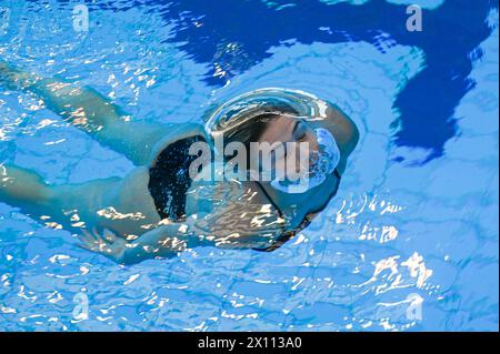 Turin, Italie. 13 avril 2024. Italie, Turin 13/14 avril 2024 Piscina monumentale Turin UnipolSai Open Italian Indoor Diving Championships Elena Bertocchi Centro Sportivo Esercito concourt à la médaille d'or féminine de plongeon de 1 m (photo de Tonello Abozzi/Pacific Press) crédit : Pacific Press Media production Corp./Alamy Live News Banque D'Images