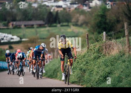 Valkenberg, pays-Bas. 15 avril 2024. Photo par Zac Williams/SWpix.com - 14/04/2024 - cyclisme - Amstel Gold Race 2024 - Teisk Benoot, Visma Lease a Bike. Crédit : SWpix/Alamy Live News Banque D'Images