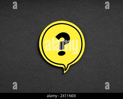 Symbole de point d'interrogation sur la bulle de parole jaune sur fond noir. Problème, solution, question ou concept de brainstorming. Banque D'Images