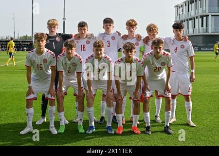 Joueurs du Danemark avec le gardien Elias Torkildsen (1) du Danemark, Christian Eriksen (18) du Danemark, Ivan Thomsen (3) du Danemark, Max Jensen (8) du Danemark, Andreas Kristiansen (12) du Danemark, Liam Eggert (4) du Danemark, Peter Rask (15) du Danemark, Marius Jacobsen (2) du Danemark, Johan Lindstrom (9) du Danemark, Casper Svart (10 ans) du Danemark et Nicolai Hjulmand (20 ans) du Danemark posent pour une photo d'équipe lors d'un match amical de football entre les équipes nationales des moins de 16 ans futures des pays-Bas et de Belgique le samedi 13 avril 2024 à Tubize, Belgique . PHOTO SPORTPIX | David Catry Banque D'Images