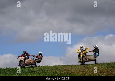 Action du Three Counties Spring Vintage Scramble à Hill End dans le Worcestershire. Date de la photo : dimanche 14 avril 2024. Banque D'Images