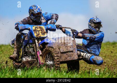 Action du Three Counties Spring Vintage Scramble à Hill End dans le Worcestershire. Date de la photo : dimanche 14 avril 2024. Banque D'Images