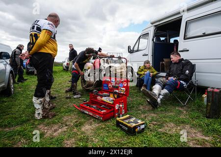 Action du Three Counties Spring Vintage Scramble à Hill End dans le Worcestershire. Date de la photo : dimanche 14 avril 2024. Banque D'Images