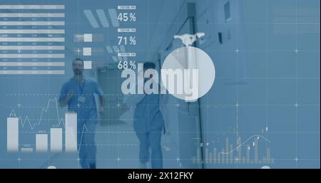Image de graphiques financiers sur divers médecins femmes et hommes courant sur couloir Banque D'Images