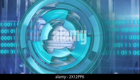 Image de cercles de chargement sur des codes binaires et de reflets d'objectif contre une salle de serveurs Banque D'Images