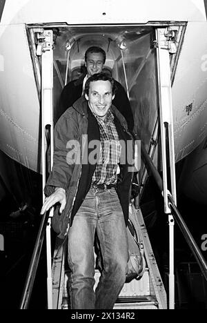 Vienne le 7 octobre 1989 : arrivée des 'Austronautes' à Vienne après leurs tests électoraux à Moscou. Dans l'image : les choisis Dipl. Ing Franz Viehboeck (avant) et Dr Clemens Lothaller. - 19891007 PD0014 - Rechteinfo : droits gérés (RM) Banque D'Images