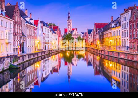 Bruges, Belgique - Flandre. Magnifique canal Spiegelrei, célèbre dans la ville de Bruges. Banque D'Images