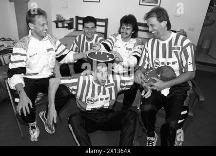 Championnat du monde de football 1990 : Michael Baur, Alfred Hoertnagl, Manfred Linzmaier et Klaus Lindenberger à Villa Medicea à Artimino le 7 juin 1990. - 19900607 PD0012 - Rechteinfo : droits gérés (RM) Banque D'Images