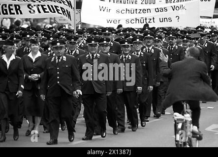 Vienne le 11 juin 1991 : environ 16,500 employés de l'exécutif autrichien ont participé à une manifestation. - 19910611 PD0011 - Rechteinfo : droits gérés (RM) Banque D'Images