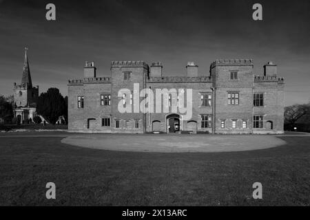 Vue printanière sur Holme Pierrepont Hall, Nottinghamshire, Angleterre, Royaume-Uni Banque D'Images