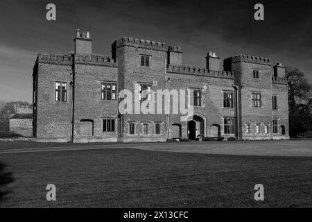 Vue printanière sur Holme Pierrepont Hall, Nottinghamshire, Angleterre, Royaume-Uni Banque D'Images