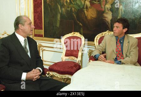 Entretien privé entre le président fédéral Thomas Klestil (g.) et le président du FPOE Joerg Haider à Vienne le 12 octobre 1994. - 19941012 PD0001 - Rechteinfo : droits gérés (RM) Banque D'Images