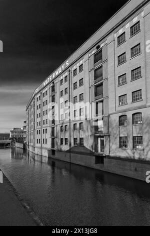 Le bâtiment des voies navigables britanniques sur le canal de Nottingham et Beeston, Castle Wharf, zone du front de mer de la ville de Nottingham, Nottinghamshire, Angleterre, Royaume-Uni Banque D'Images