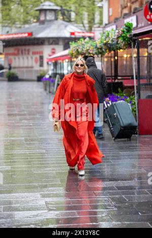 Londres, Royaume-Uni. 15 avril 2024. Ashley Roberts, correspondante du showbiz, quitte Global Radio Credit : Richard Lincoln/Alamy Live News Banque D'Images