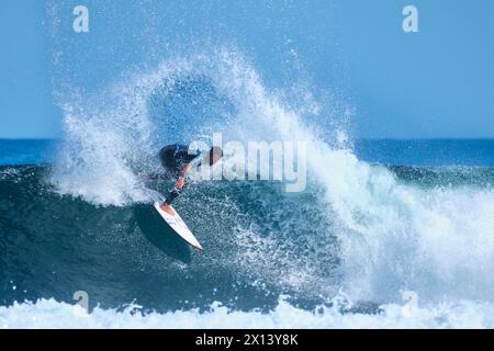 Le surfeur professionnel brésilien Italo Ferreira participe à l'événement de surf Margaret River Pro 2024 à surfer's point, Prevelly, Australie occidentale. Banque D'Images