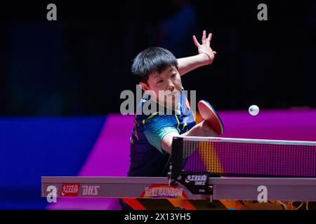 Macao, Chine. 15 avril 2024. Sun Yingsha, de Chine, fait son retour lors du match de simple féminin contre Zhu Chengzhu, de Chine de Hong Kong, au WTT Champions Macao 2024 au Galaxy Macao à Macao, en Chine, le 15 avril 2024. Crédit : Cheong Kam Ka/Xinhua/Alamy Live News Banque D'Images