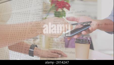 Image du traitement des données par rapport au paiement manuel avec smartphone Banque D'Images