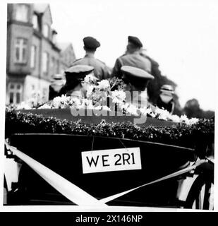 MARIAGE MILITAIRE EN ALLEMAGNE OCCUPÉE - le chariot derrière l'armée britannique, 21e groupe d'armées Banque D'Images