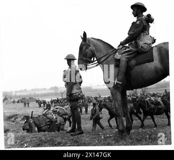 UNE UNITÉ INDIENNE DE MONTAGNE EN FORMATION - l'unité quitte l'armée britannique Banque D'Images