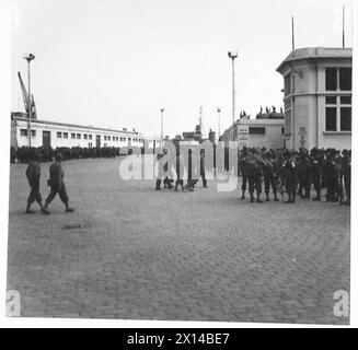 L'OPÉRATION TORCH, NOVEMBRE 1942 - troupes américaines de la 34e division d'infanterie américaine sur le quai après le débarquement à Alger, le 9 novembre 1942 armée américaine Banque D'Images