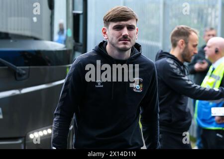 Liam Kitching de Coventry City avant le Sky Bet Championship match au parfait Andrew's @ Knighthead Park, Birmingham. Date de la photo : samedi 13 avril 2024. Banque D'Images