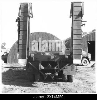 TRANSPORTEURS DE CHARS ET VÉHICULES - transporteur de chars de 20 tonnes 'Mack' W.D. No.L.770073 , Armée britannique Banque D'Images