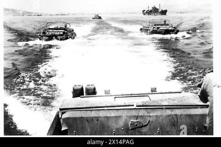 Un engin amphibie retourne à terre pendant les opérations de l'armée britannique en Afrique du Nord, en Sicile, en Italie, dans les Balkans et en Autriche de 1942 à 1946. Banque D'Images