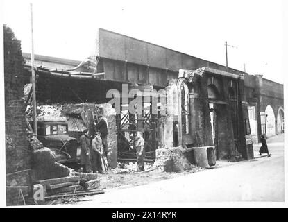 DÉGÂTS des raids AÉRIENS - dommages causés aux ponts par les bombes ennemies de l'armée britannique Banque D'Images