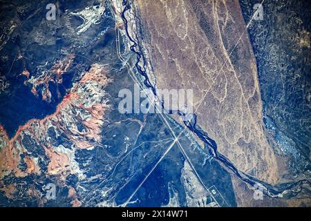 Caractéristiques fluviales au Kazakhstan. Amélioration numérique d'une image par la NASA Banque D'Images