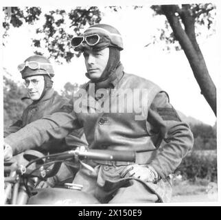 DANS Une ÉCOLE DE CONDUITE et D'ENTRETIEN DU CORPS DE L'ARMÉE ROYALE - Sgt. Freddie Frith , armée britannique Banque D'Images